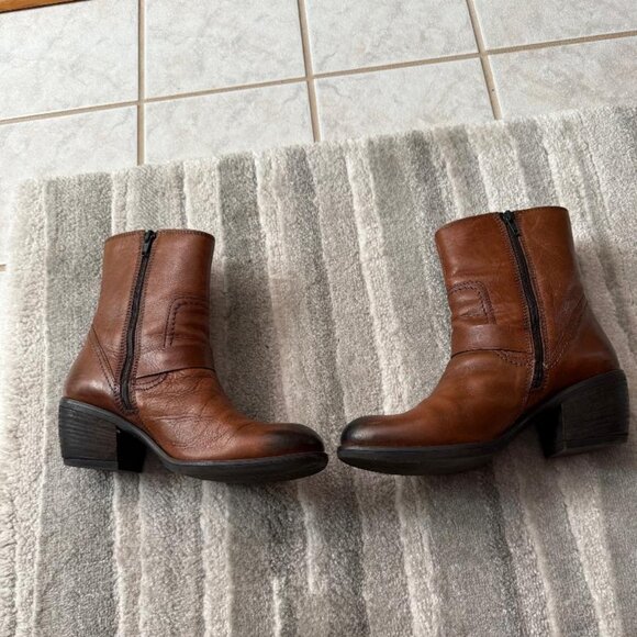 Clarks 8 1/2 Women's leather boots - Picture 4 of 6